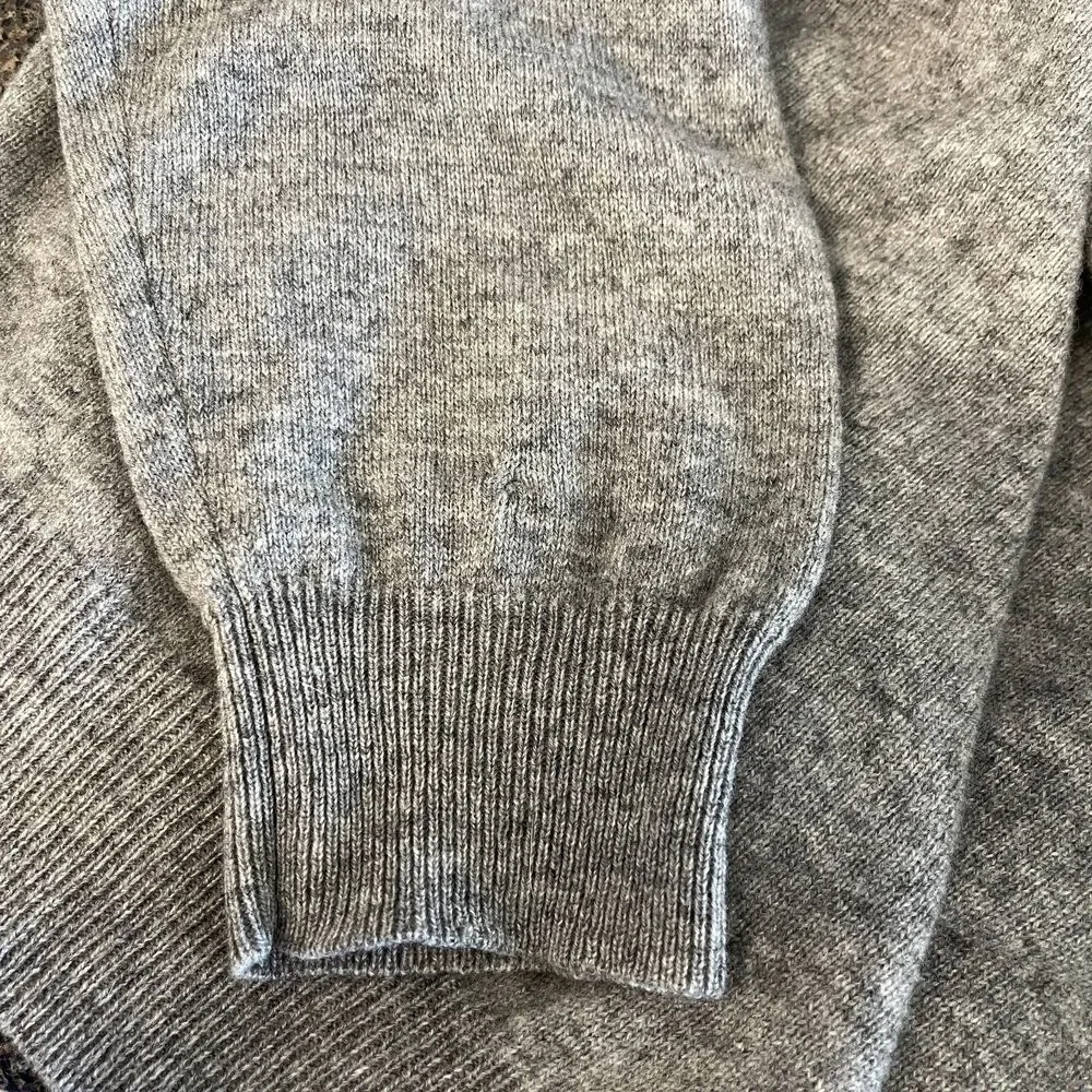 Club Room Men's Sweater Large‎ Light Gray 100% 2 Ply Cashmere V-Neck Long Sleeve